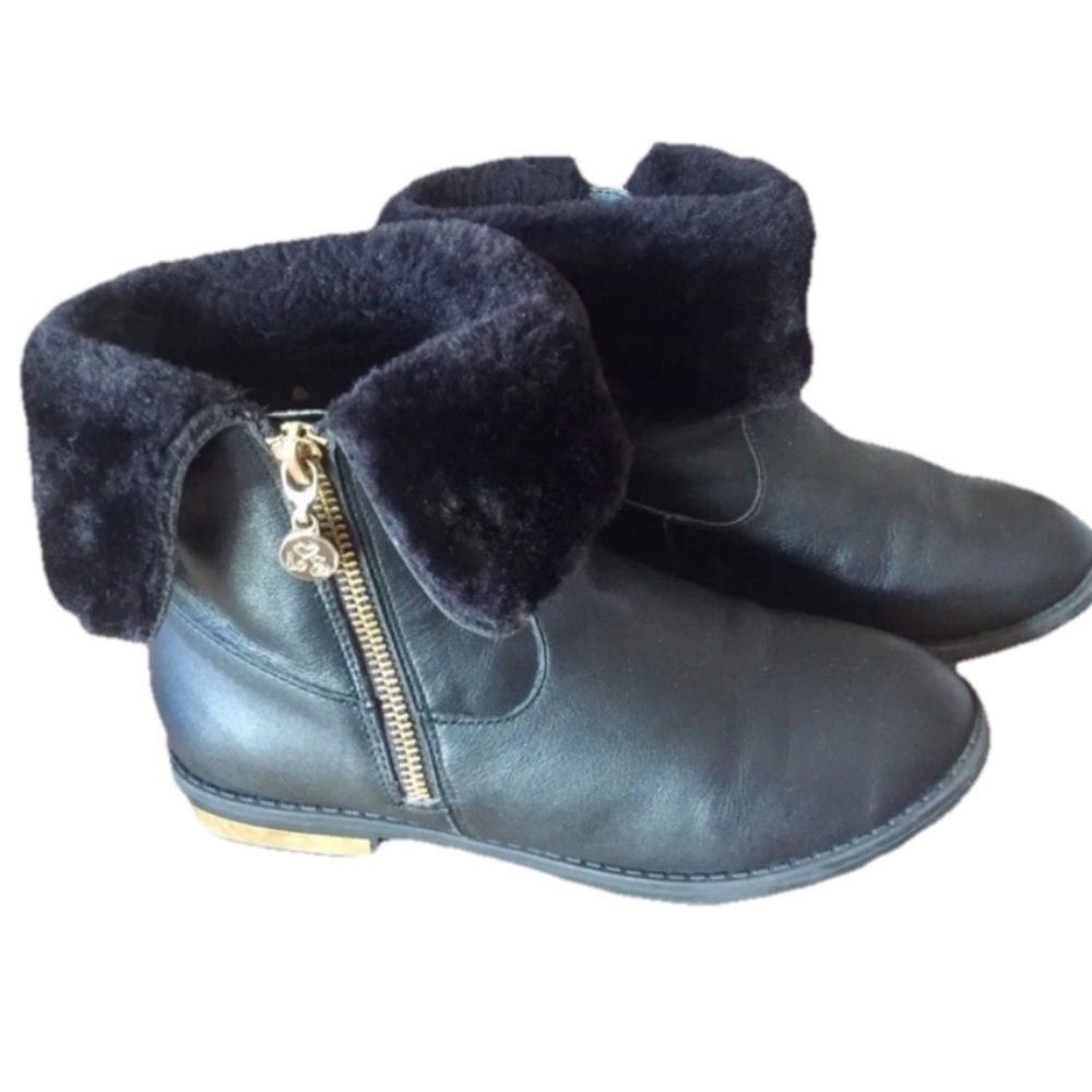 Lucky Sole Black Soft Leather Ankle Fuzzy Boot Size 4